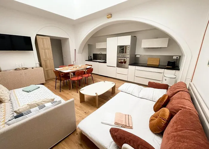 Pt3 - Charming New With Ac - Historical Center