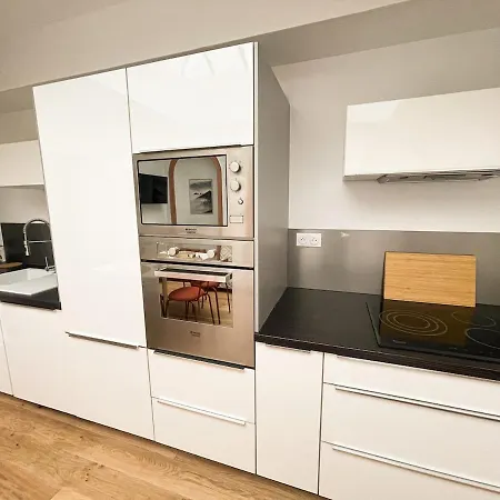 Apartmán Pt3 - Charming New With Ac - Historical Center