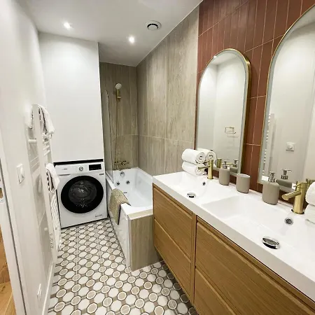 Apartmán Pt3 - Charming New With Ac - Historical Center